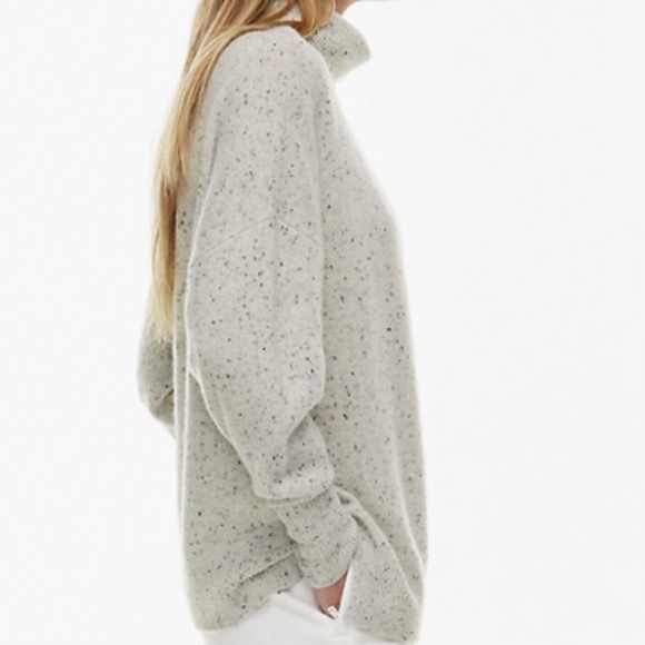 Aritzia/ The Group Babaton Cashmere Caravan Turtleneck. - Picture 5 of 6
